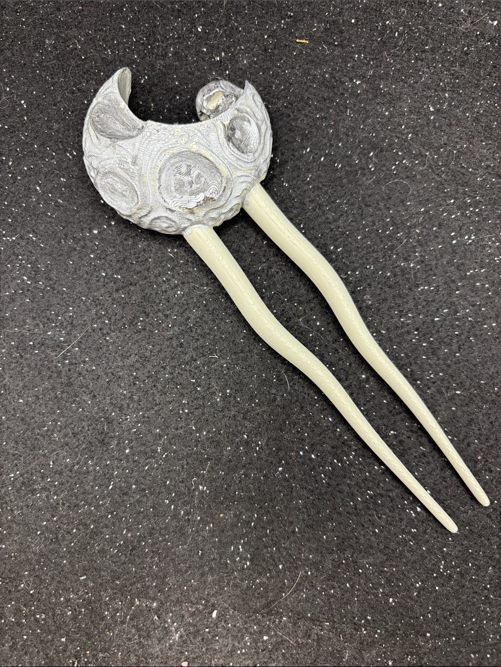 Skull Moon Hair Fork - Picture 4 of 5
